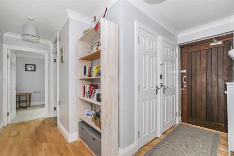 10a Green Lane, Windsor, SL4 3SA