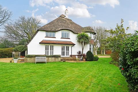 4 bedroom detached house for sale - Clavering Walk, Bexhill-on-Sea, TN39
