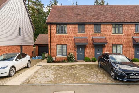 3 bedroom end of terrace house for sale - Bridle Way, Maidstone