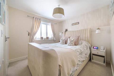 3 bedroom end of terrace house for sale - Bridle Way, Maidstone
