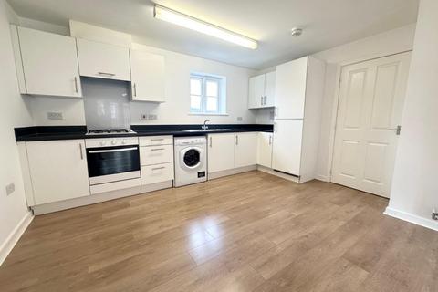 2 bedroom apartment to rent, Hawkes Way, Maidstone, Kent