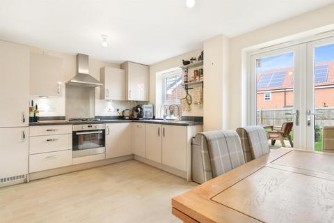 3 bedroom semi-detached house for sale, Wesson Road, Warwick