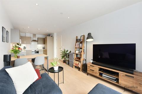 1 bedroom apartment for sale, Vespucci Court, Aston Street, London, E14