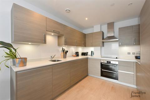 1 bedroom apartment for sale, Vespucci Court, Aston Street, London, E14