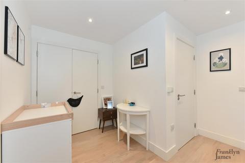 1 bedroom apartment for sale, Vespucci Court, Aston Street, London, E14