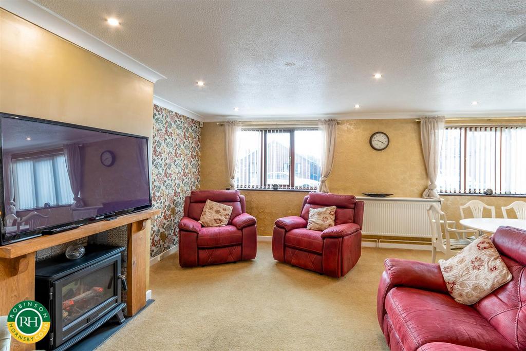 Apostle Close, Warmsworth, Doncaster 3 bed detached bungalow for sale