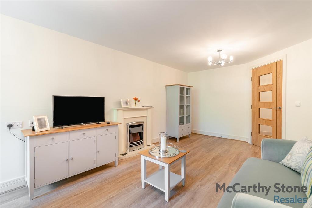 8648315-interior04.jpg