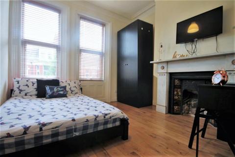 1 bedroom in a house share to rent - Manor House Road, Jesmond