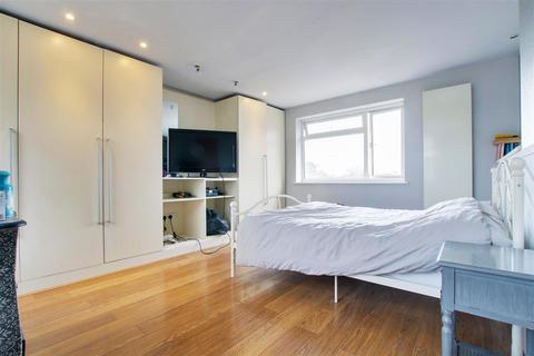 65 Dudley Avenue, Waltham Cross, EN8 8RN