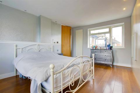 65 Dudley Avenue, Waltham Cross, EN8 8RN