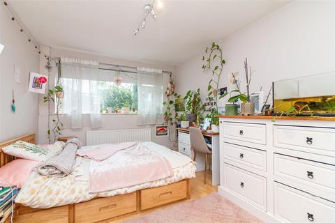 18 Covert Close, Keyworth, Nottingham, NG12 5GB