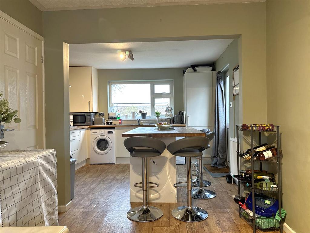 Modern Open-Plan Kitchen 727