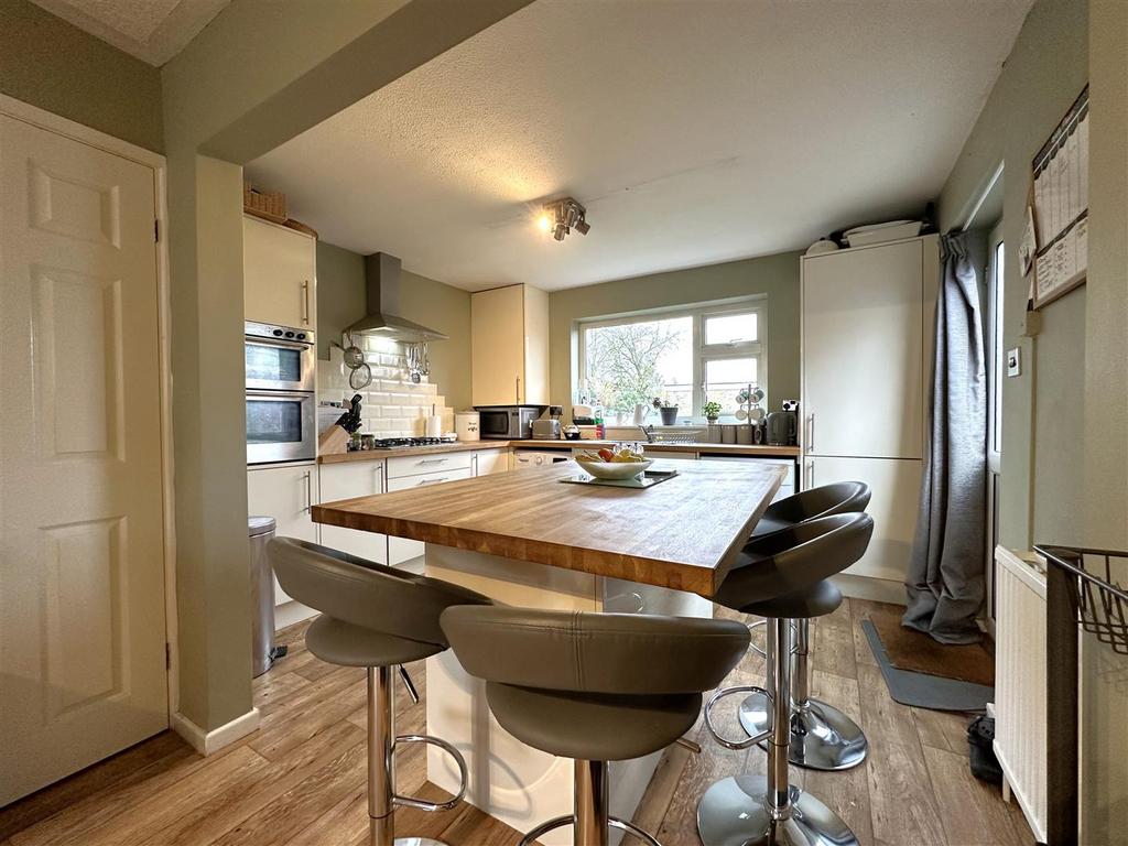 Contemporary Kitchen/Diner 730