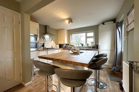 1 Blackbourn Close, Collingham, Newark, NG23 7SR