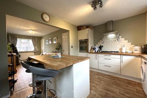 1 Blackbourn Close, Collingham, Newark, NG23 7SR