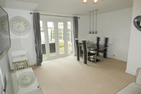 3 bedroom semi-detached house for sale - English Oak Avenue, Shavington, Crewe