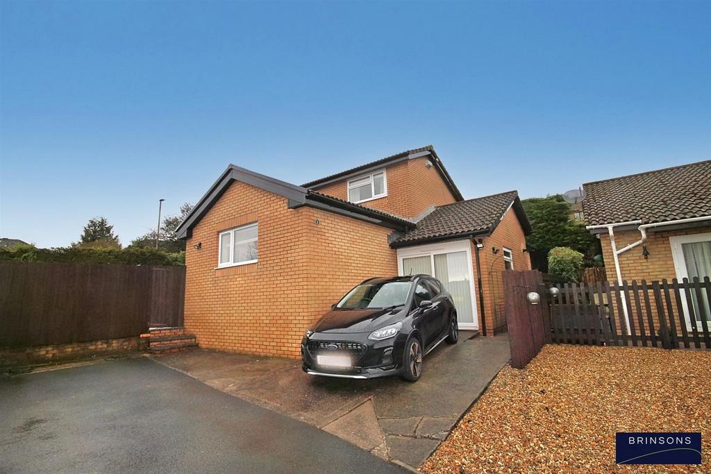 Cae Marchog, Energlyn, Caerphilly 3 bed detached house £395,000