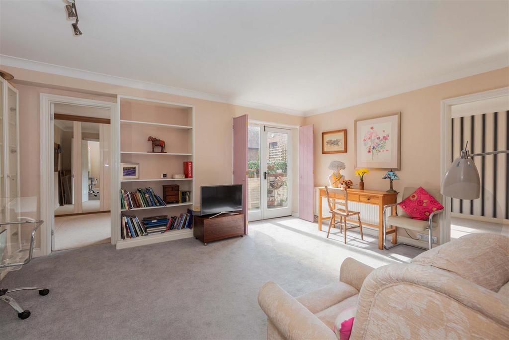 13 Adams Court-13.jpg