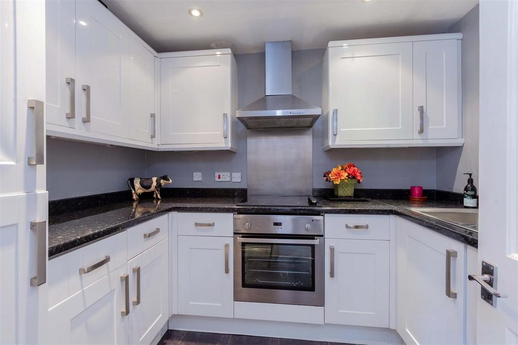 13 Adams Court-11.jpg