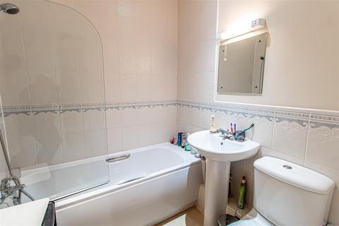 Flat 15, Fleming House Ockbrook Drive, Mapperley, Nottingham, NG3 6AS