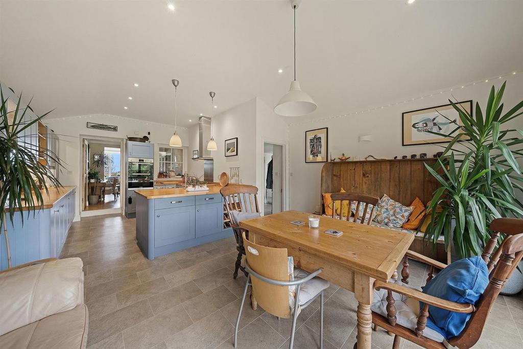 Kitchen Dining Room.jpg