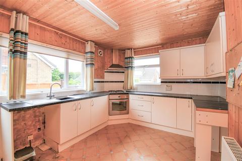 2 bedroom semi-detached bungalow for sale - Marritt Way, Keyingham, Hull