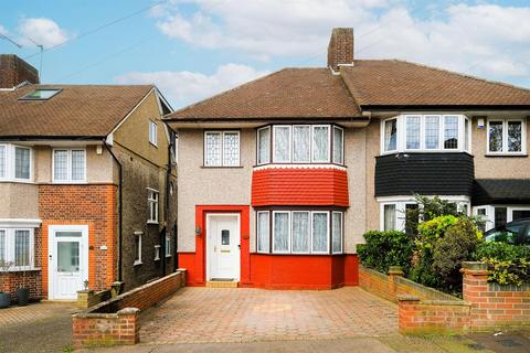 3 bedroom semi-detached house for sale, Heriot Avenue, Chingford