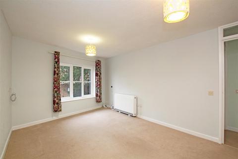 1 bedroom retirement property for sale, St. Cyriacs, Chichester