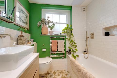 26b Alma Street, London, NW5 3DH