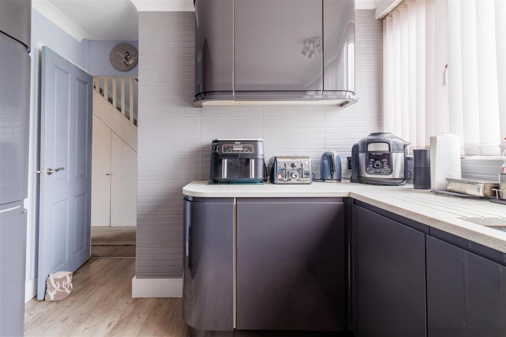 KITCHEN pic 2