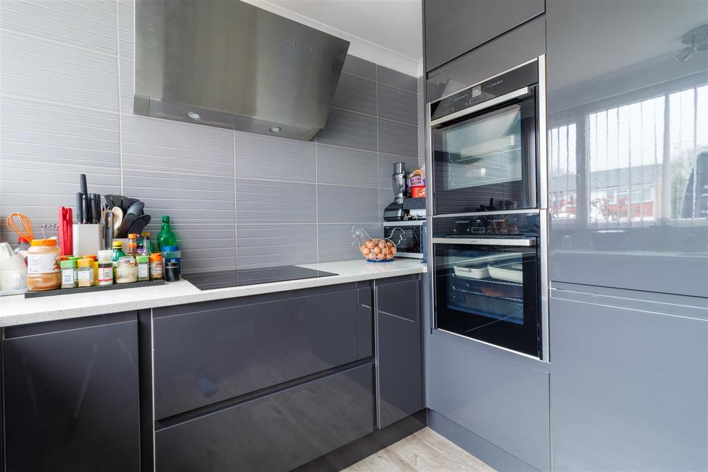 KITCHEN pic 3