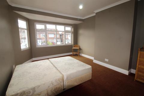 3 bedroom terraced house for sale, Dove Lane, Potters Bar EN6