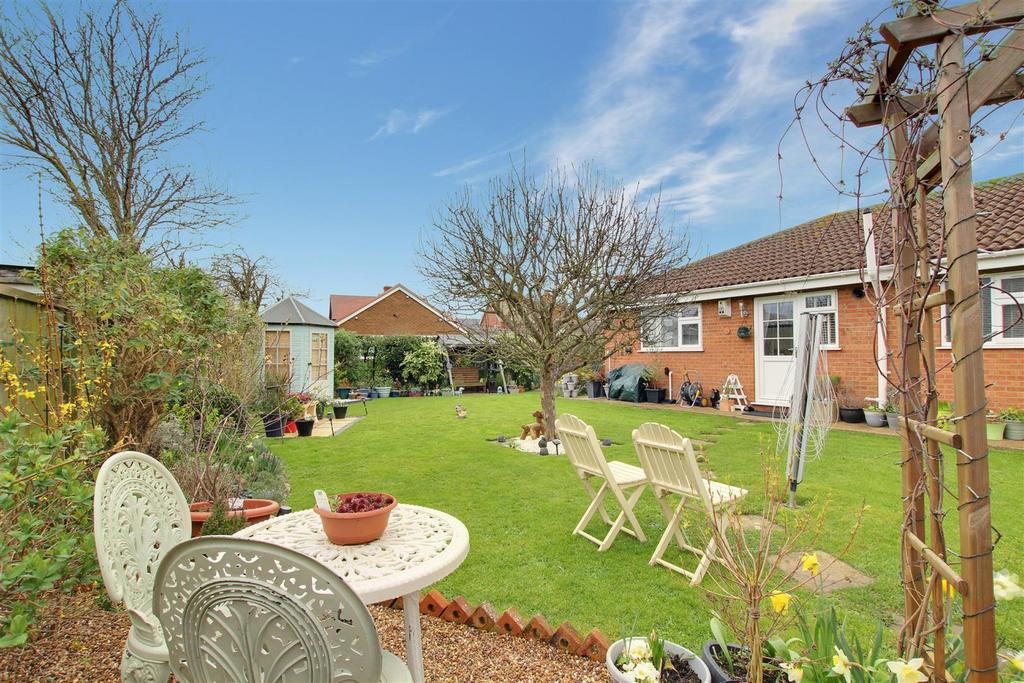 Trusthorpe Road, SuttonOnSea LN12 3 bed detached bungalow for sale