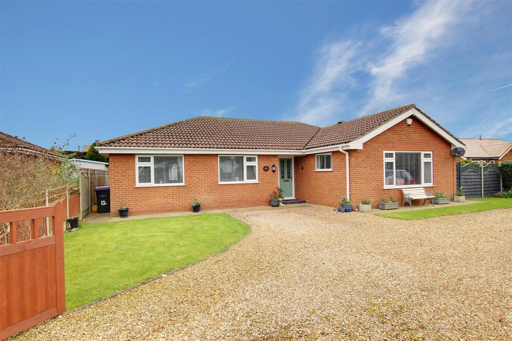 Trusthorpe Road, SuttonOnSea LN12 3 bed detached bungalow for sale