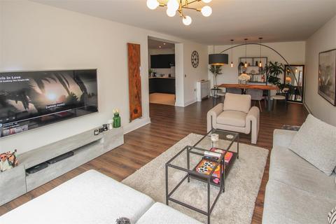 2 bedroom apartment for sale, Eastfield Road, Brentwood