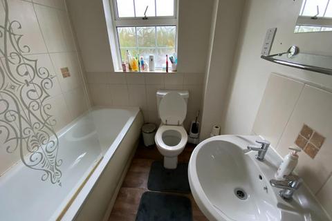 3 bedroom end of terrace house to rent, Palmer Square, Great Billing, Northampton NN3