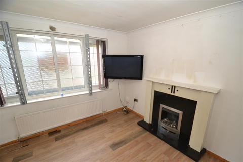 3 bedroom detached house for sale, Summerbridge Close, Carlinghow, Batley