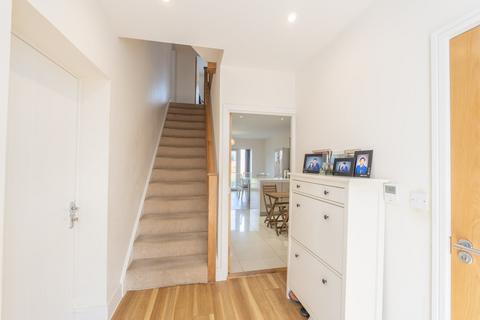 4 bedroom end of terrace house for sale, Lodge Vale, Chelmsford CM1