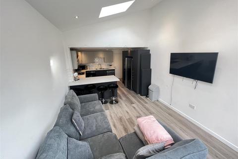 5 bedroom end of terrace house to rent - Humber Avenue, Coventry