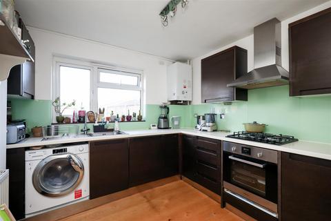 2 bedroom flat for sale, Dyers Lane, London