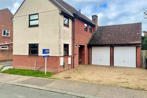 6 Riverside Road, Burnham-on-crouch, CM0 8JY