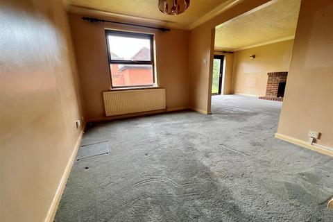 6 Riverside Road, Burnham-on-crouch, CM0 8JY