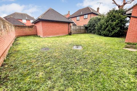 6 Riverside Road, Burnham-on-crouch, CM0 8JY