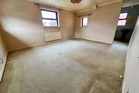 6 Riverside Road, Burnham-on-crouch, CM0 8JY