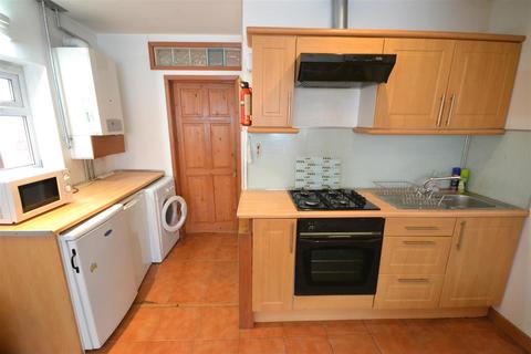 2 bedroom terraced house for sale, Montague Road, Clarendon Park, Leicester