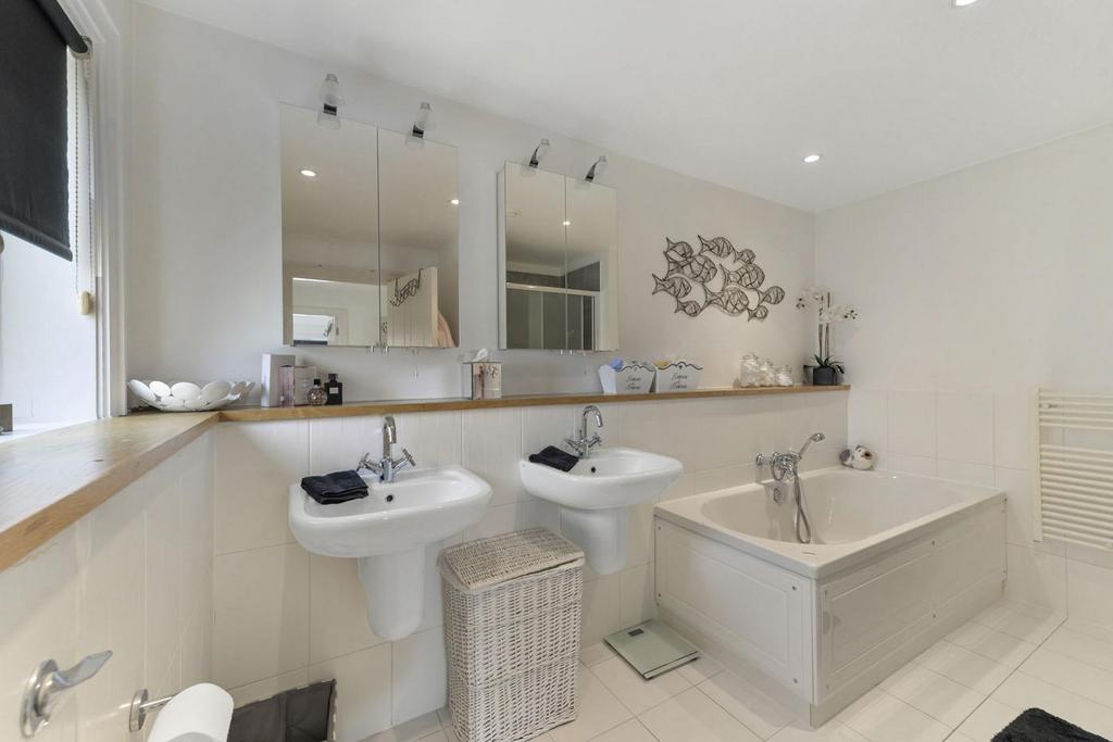 Ensuite