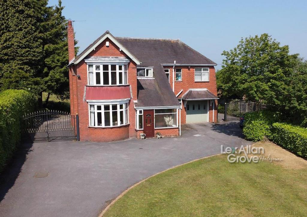 Bromsgrove Road, Hunnington, Halesowen 3 bed detached house £800,000