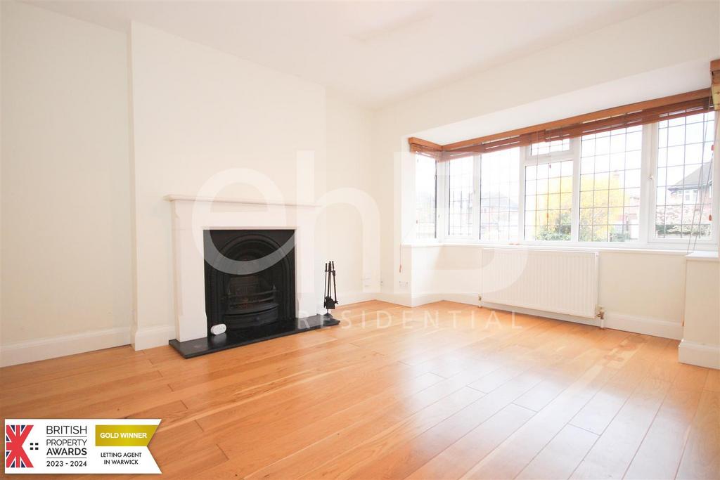 Stratford Road, Warwick 4 bed detached house to rent £1,825 pcm (£421 pw)