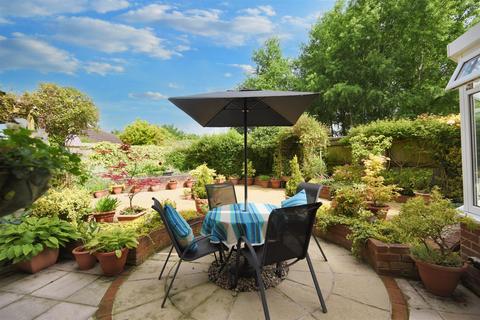 37 Cherryfields, Gillingham, SP8 4TJ