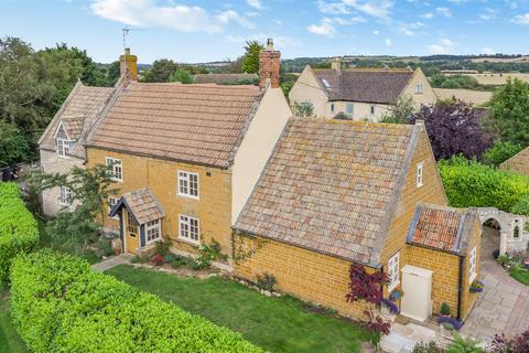 5 bedroom character property for sale - Main Street, Thorpe By Water